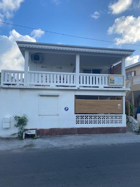 Akunamatata Guest House Гран Кейс Екстериор снимка