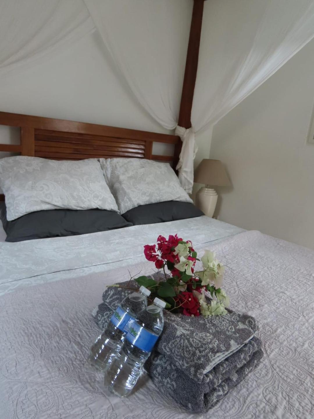 Akunamatata Guest House Гран Кейс Екстериор снимка